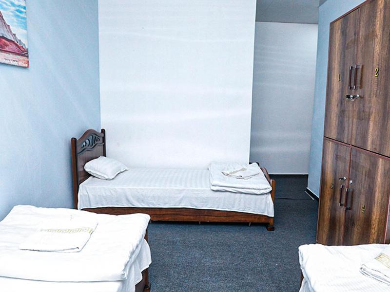 House De Moon Hostel Tashkent Room photo